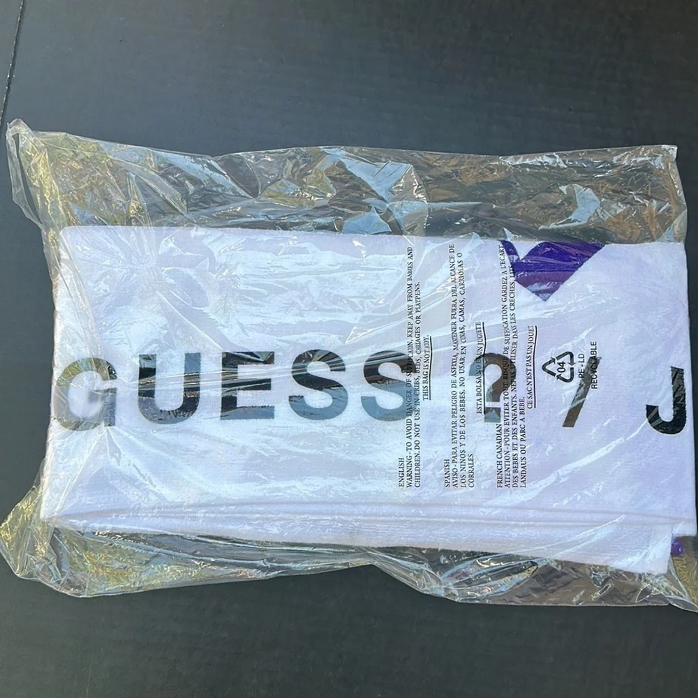 New GUESS J Balvin 2020 Multicolor Beech Towel